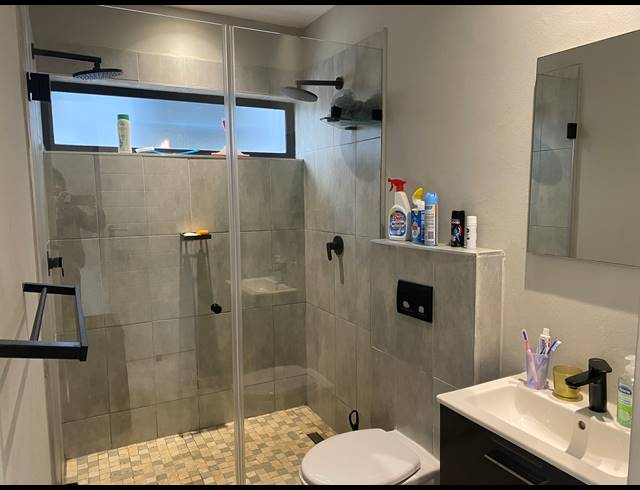 2 BEDROOM TOWNHOUSE TO LET IN PALM LAKES ESTATE
